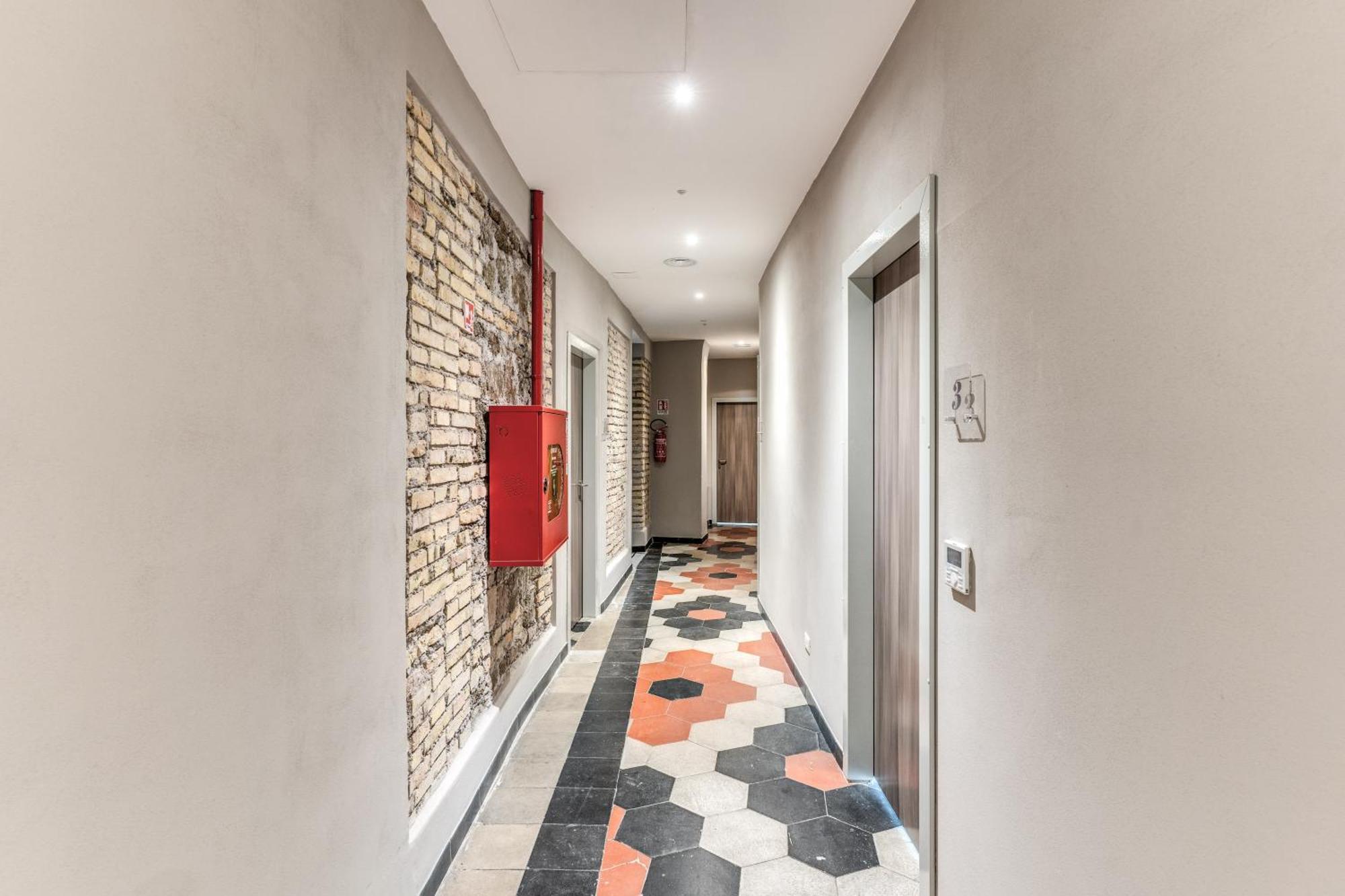 Hostel Borgo Ripa Urban Travel Rzym Zewnętrze zdjęcie