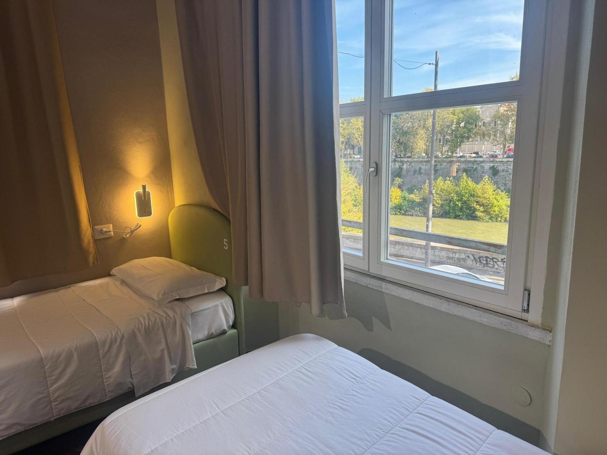 Hostel Borgo Ripa Urban Travel Rzym Zewnętrze zdjęcie