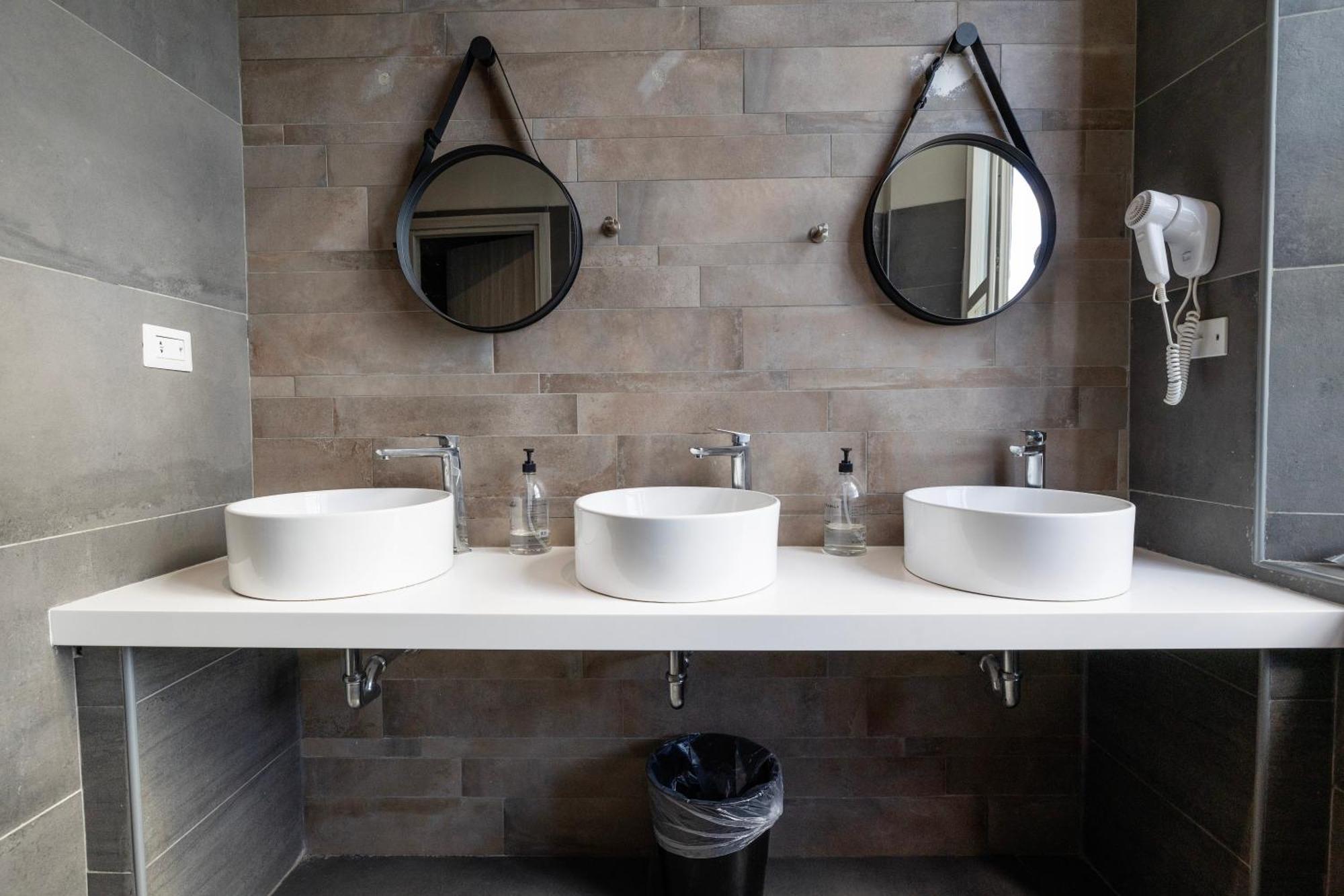 Hostel Borgo Ripa Urban Travel Rzym Zewnętrze zdjęcie